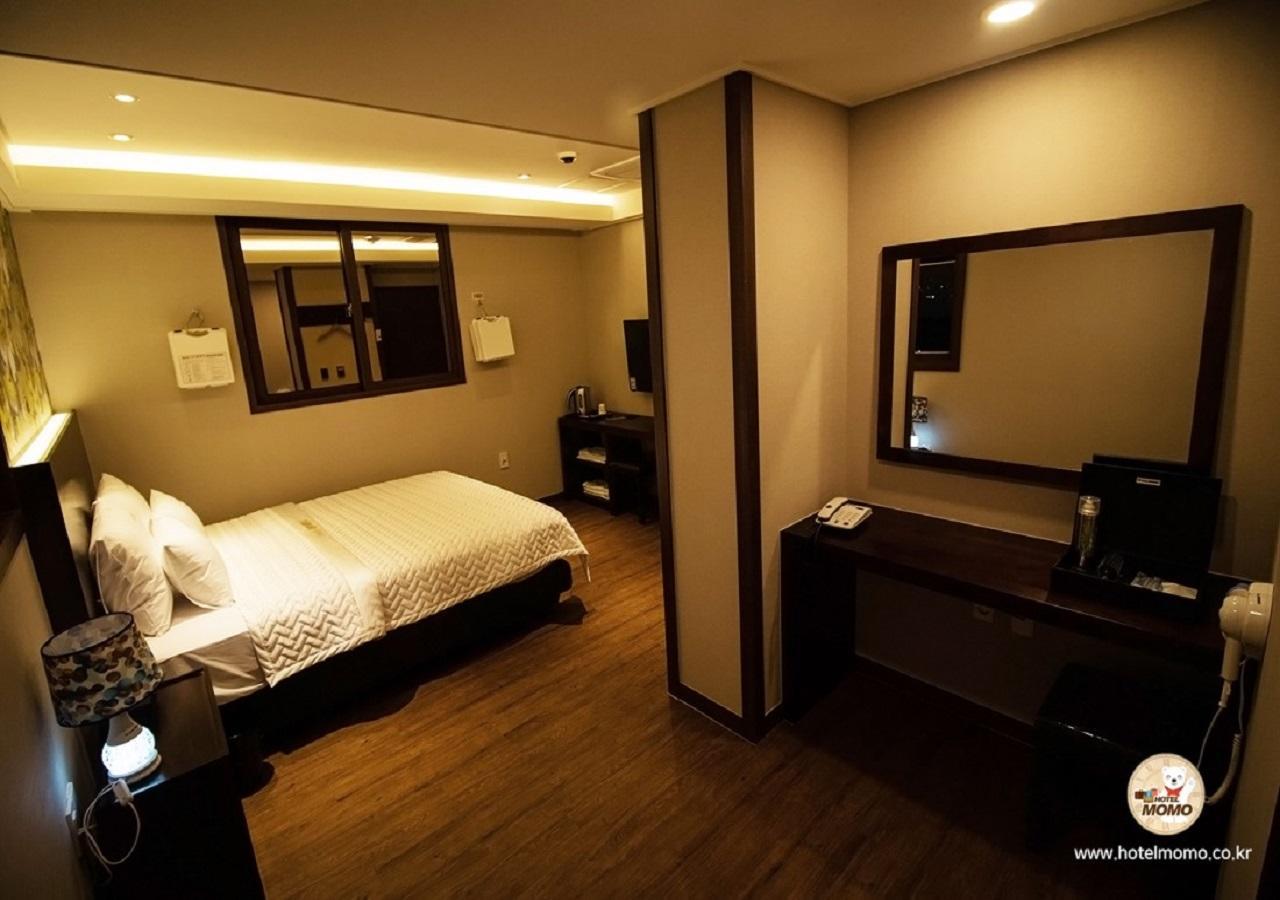 Hotel Momo Busan Exteriör bild
